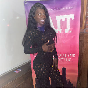 Meet your Posher, Mona